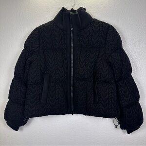 Women's Black Quilted Puffer Jacket
Short Zip Up Collared Long Sleeve Size S